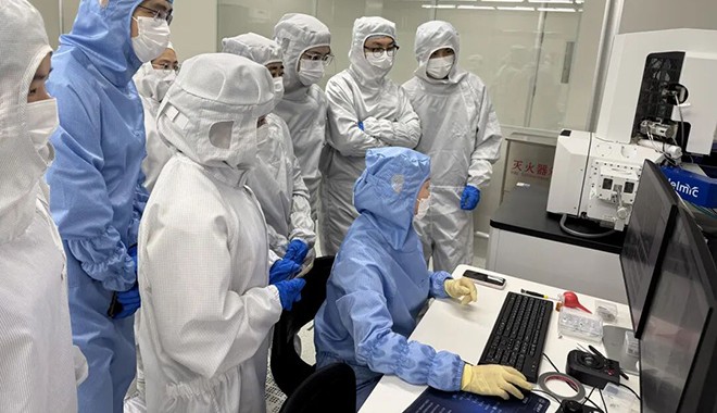 Die Mikrowelt meistern: Wie CIQTEK Forscher an der USTC durch praxisorientierte SEM-Schulungen befähigt