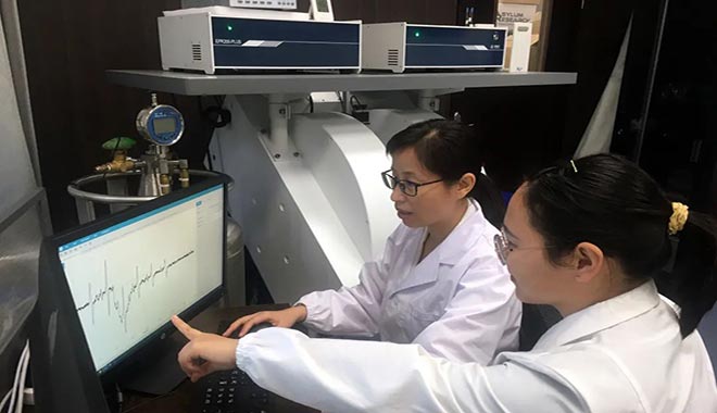 Die Universität Chongqing führt Analysedienste mit CIQTEK EPR200-Plus-Spektroskopie ein
